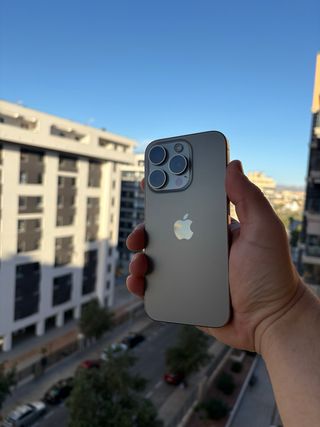 iPhone 15 Pro Titanio Natural 128GB con AppleCare+