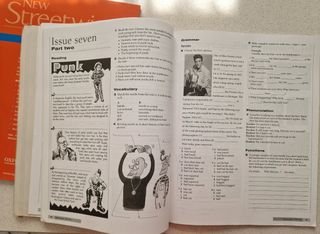 New Streetwise Intermediate.Student's Book +Workb