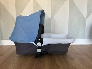 Carrito Bugaboo Camaleon con patinete