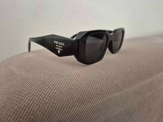 Gafas de sol negras