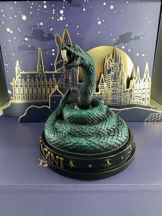 Figura Nagini 13cm con saliva realista