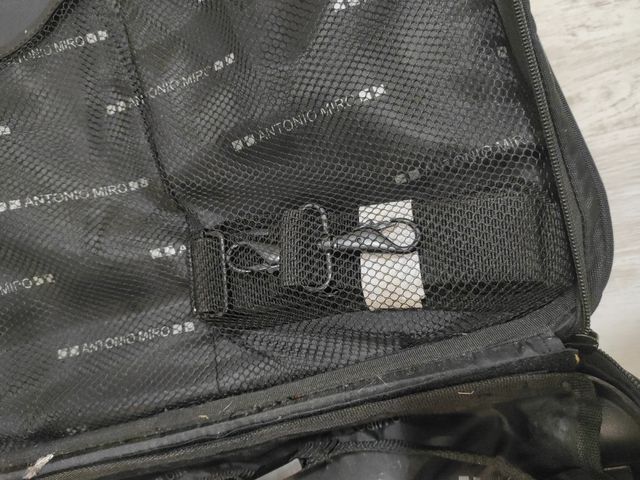 Maleta de viaje Antonio miro negra con ruedas 