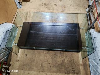 Mesa de centro cristal y madera.