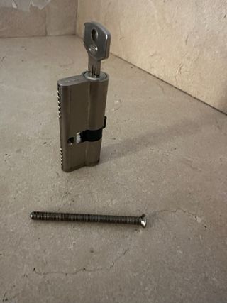 Bombín de seguridad para puerta