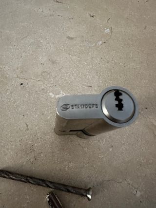 Bombín de seguridad para puerta