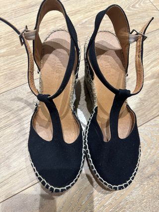 Alpargatas Camila's altas negras