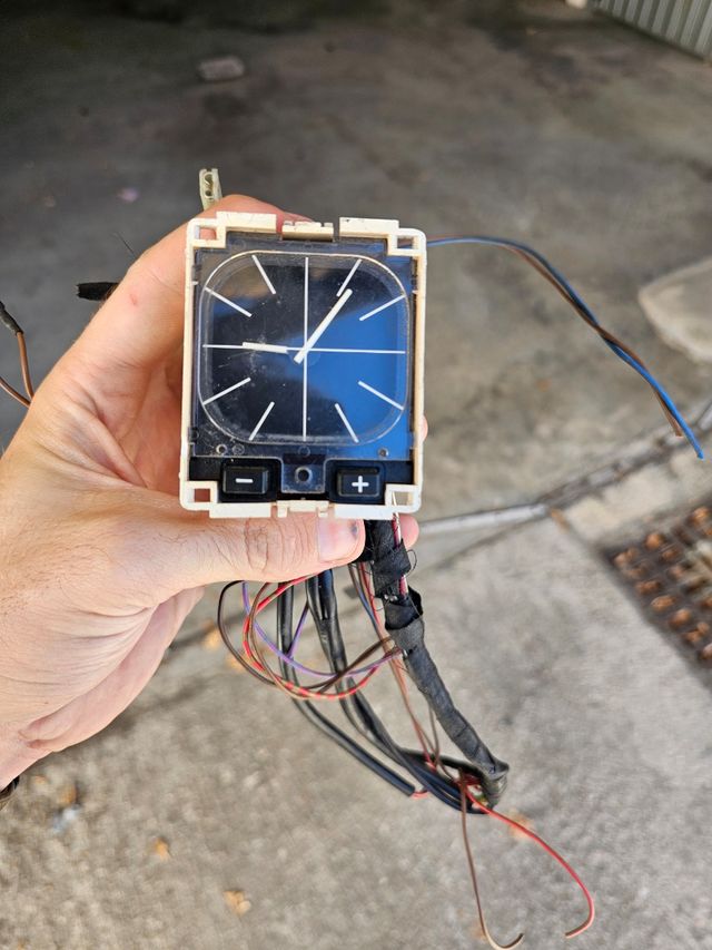 Orologio BMW E30 con cablaggio