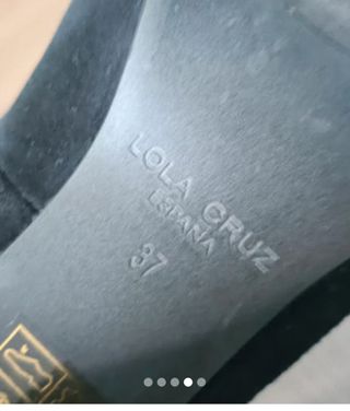 Zapatos de tacón negros con cadena