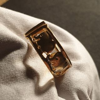 Anillo dorado con elefantes. - Ref 1909252224