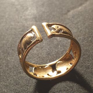 Anillo dorado con elefantes. - Ref 1909252224