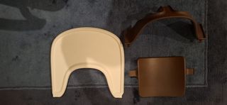 Bandeja y respaldo + arnés silla Stokke