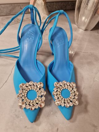 Zapatos tacón azul pedrería