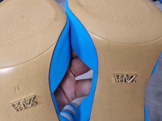 Zapatos tacón azul pedrería