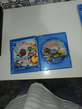 PS4 (Playstation 4) Negra + 2 Mandos y Juegos