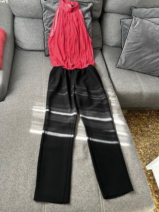 Mono Zara Negro y Rojo