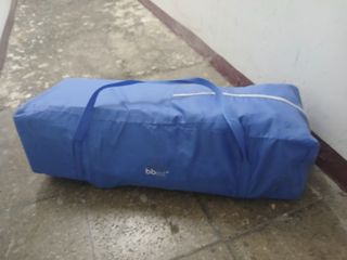 Cuna de viaje azul