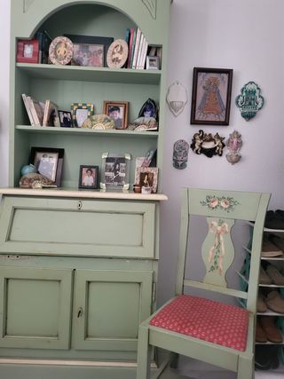Escritorio y Silla Pintados a Mano