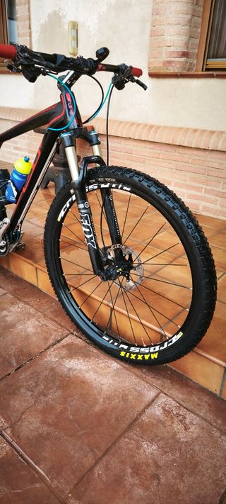 Bicicleta MTB Carbono 29 Rígida.