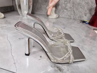 Sandalias tacón plata con pedrería