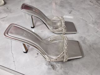 Sandalias tacón plata con pedrería