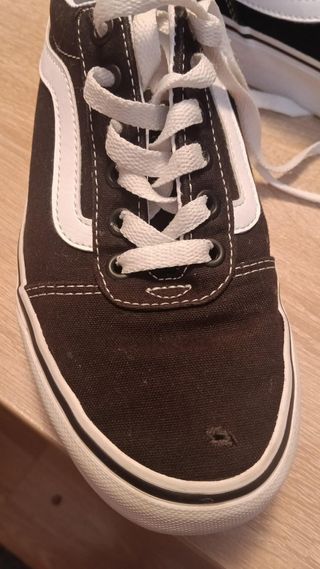 Zapatillas Vans Negras y Blancas