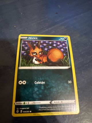 Carta Pokémon Nickit 104/203