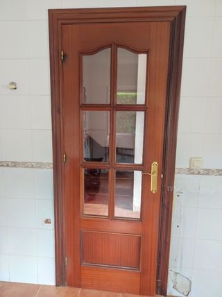 Puertas madera maciza  interior Iroko