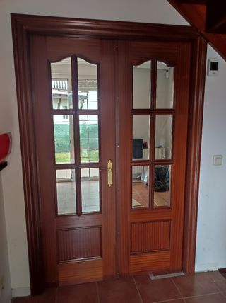 Puertas madera maciza  interior Iroko