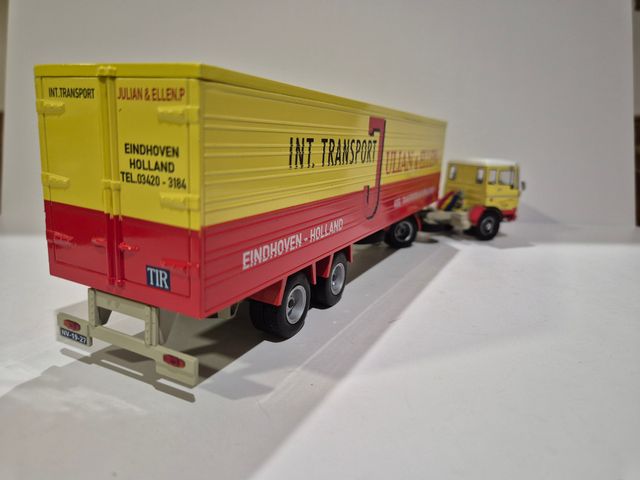 Camión DAF 2600 Julian & Ellen 1:43 Altaya