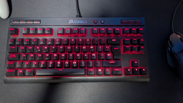 Teclado Corsair K63 y Ratón Logitech G402