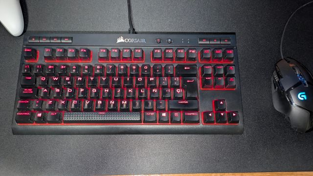 Teclado Corsair K63 y Ratón Logitech G402
