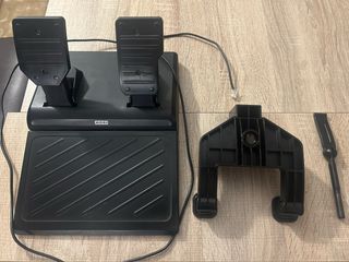 Pedales y fijación Hori RWA para PS5/PS4