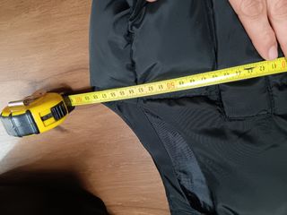 Giacca smanicata con cappuccio