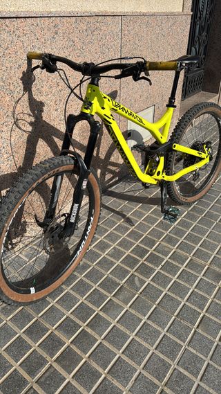 Bicicleta Commencal Amarilla