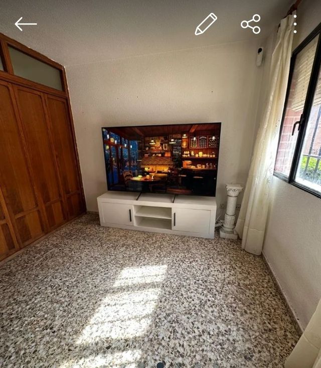 Piso en zona alta de Utiel próximo a Campofrío.