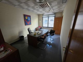 Oficina con posibilidad de vivienda