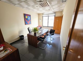 Oficina con posibilidad de vivienda