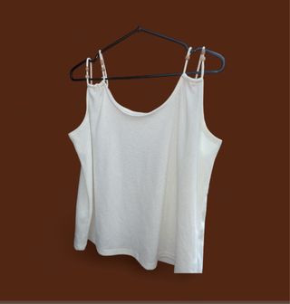 Camisa blanca de tirantes
