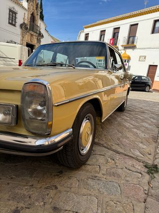 Mercedes Benz W115 1973