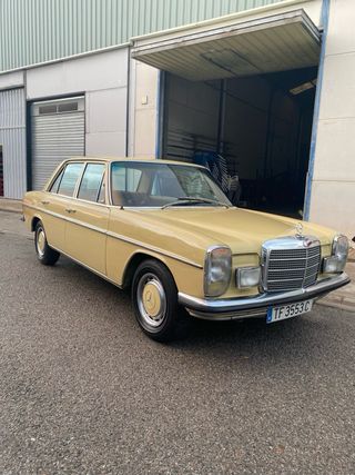 Mercedes Benz W115 1973