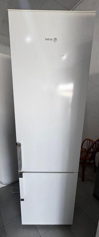 FRIGORÍFICO COMBI NO FROST MARCA FAGOR 