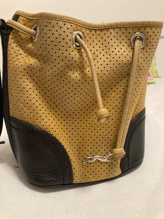 Bolso Bimba y Lola  mostaza  perforado y negro 