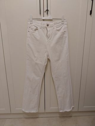 Pantalón vaquero blanco Stradivarius