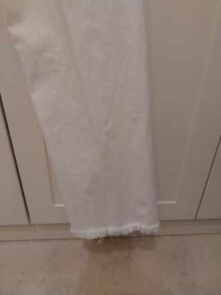 Pantalón vaquero blanco Stradivarius