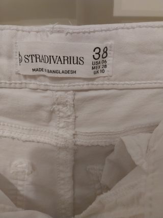 Pantalón vaquero blanco Stradivarius