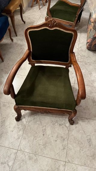 Sillón de salón de terciopelo y madera