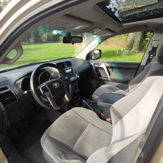 Toyota Land Cruiser 150 2010