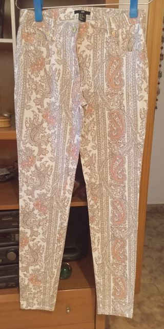 Pantalón H&M estampado paisley