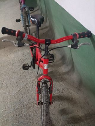 Bicicleta infantil roja marca Orbea