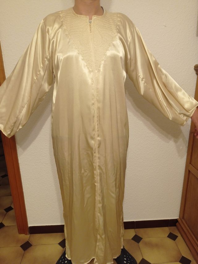 Caftán Marroquí Dorado